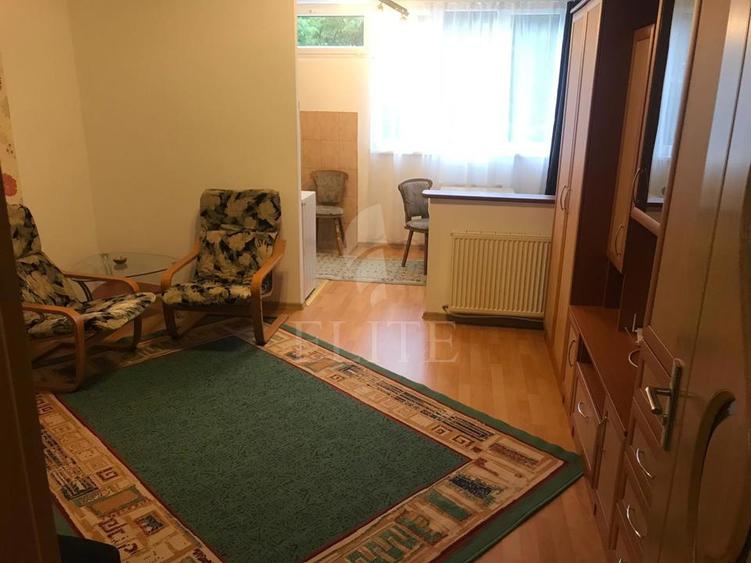 Garsoniera în zona Dambovitei - Expotransilvania