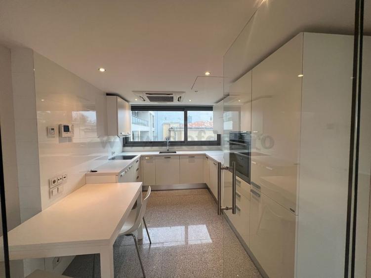 Kiseleff - apartament cu 4 camere de inchiriat