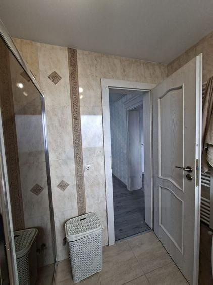 Casa individuala 5 camere 2 bai cu pivnita si pod in Selimbar