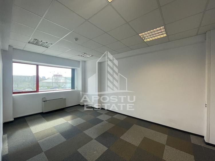 Spatii birouri, 440 pana la 1350 mp, Zona Lipovei