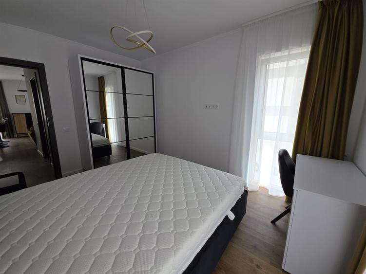 Apartament cu 3 camere lux zona La Terenuri