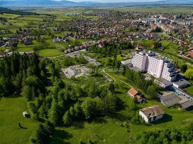 20.000mp teren+Proiect investitional/ rezidential/aparthotel,in inima statiunii - 11