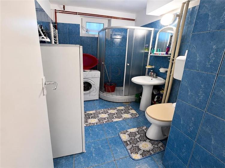 Piata 700 - 2 Camere - Etaj 2 - Decomandat - Centrala Proprie