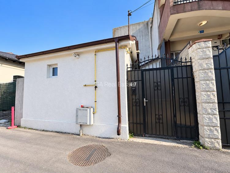 Casă renovată integral în Tomis 2 | Teren 90 mp | Parcare proprie