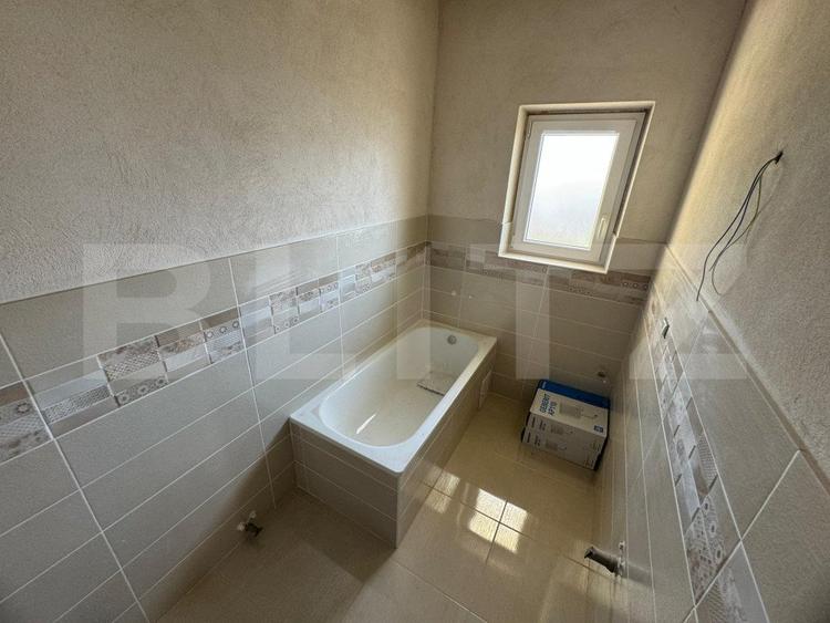Apartament Scara Interioara, 3 camere, 80 mp, Curte de 145 mp, Garaj, Micro