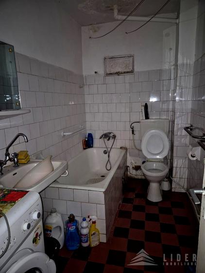 Apartament cu 3 camere decomandat zona Piata Zorilor etaj 1