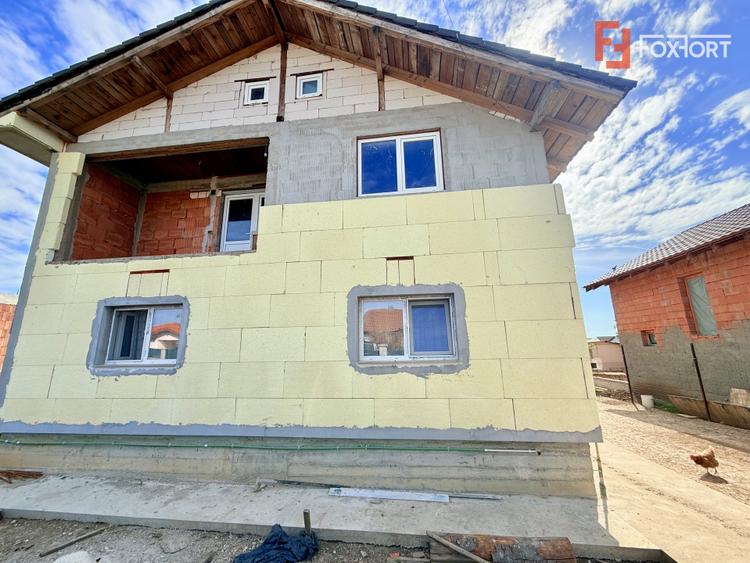 Casa individuala cu 6 camere, de vanzare in Sanandrei