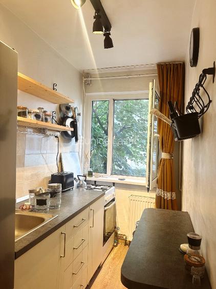 Închiriez apartament 2 camere  - 4