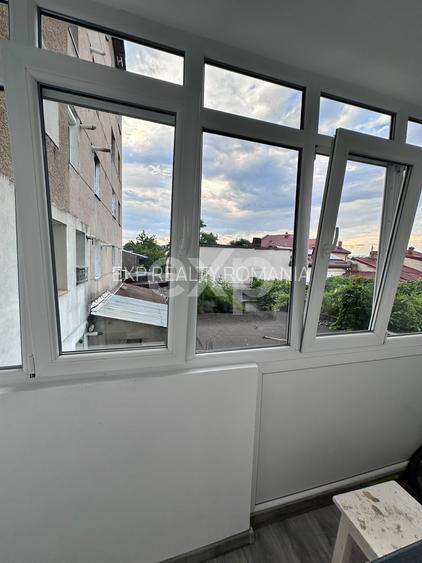 Apartament de vânzare – 3 camere , Micro 8 ,et 1 - 13