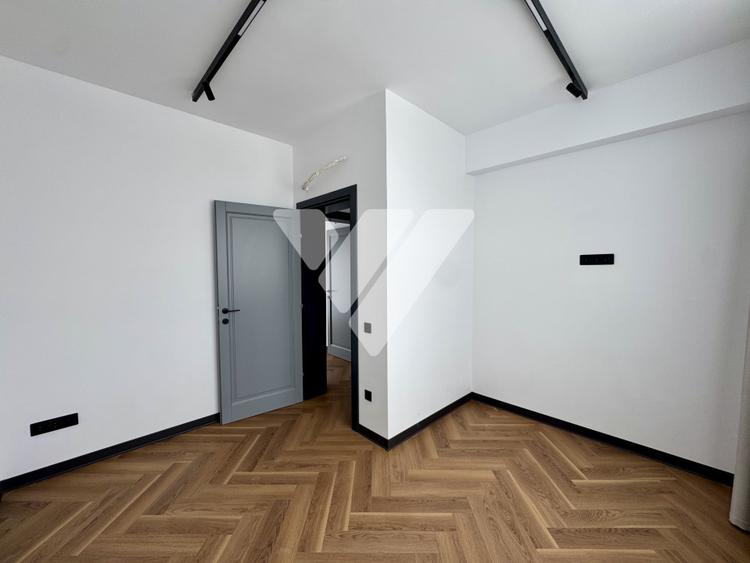 Apartament NOU 3 camere etaj 2, decomandat, 2 locuri parcare Turnisor