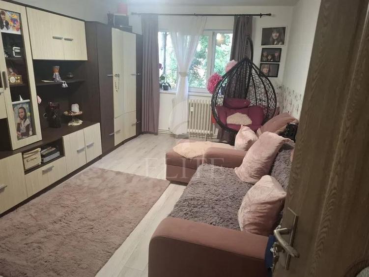 Apartament 3 camere în zona MEHEDINTI