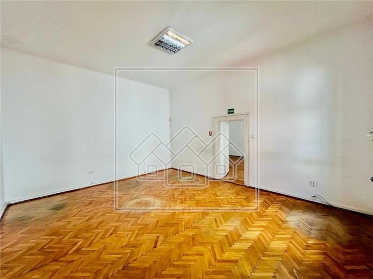 Spatiu comercial de inchiriat - 600 mp, Centrul Istoric - Sibiu