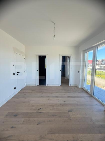 Casa superba, 5 camere, 126 mp, 6 ari teren, zona Patrauti