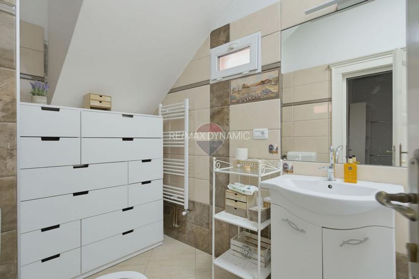Vilă cu 4 camere de închiriat în zona Intim - 7
