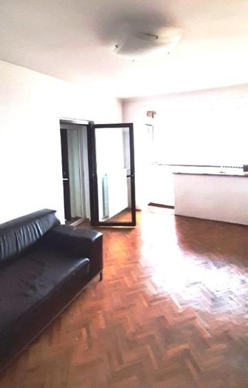 Apartament de 3 camere mobilat si complet utilat