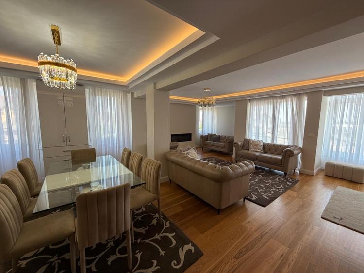 Apartament de lux, 200 mp, etaj intermediar, Radauti