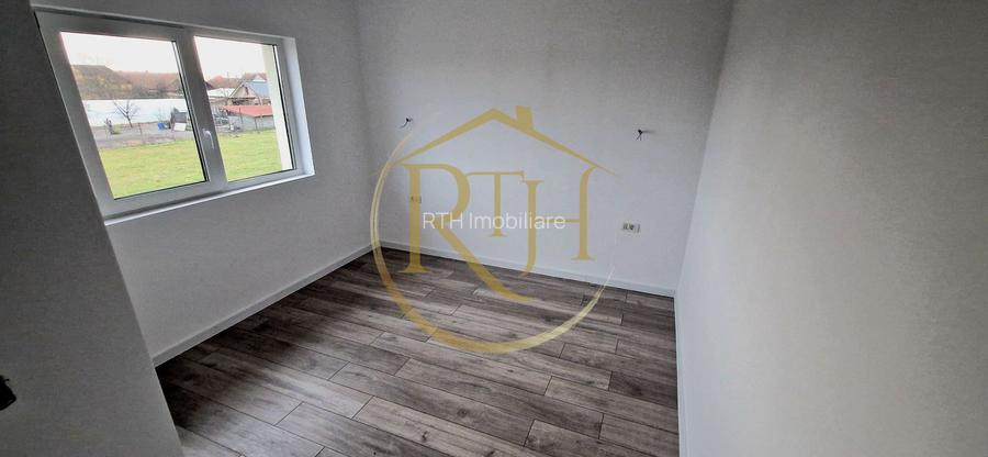 Duplex de vanzare cu 4 camere,2 bai,250 mp teren-Mosnita Veche zona Centrala. - 12