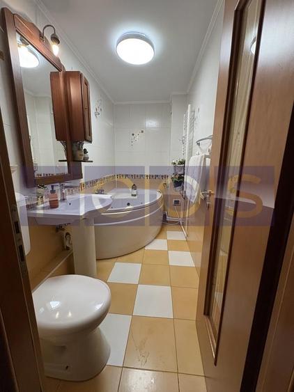 VANZARE 4 CAMERE DECOMANDAT PARCARE CALEA VITAN