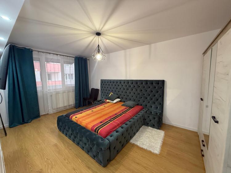Apartament 3 camere de vânzare | 75 mp | Lift | 2 locuri de parcare + garaj-20mp