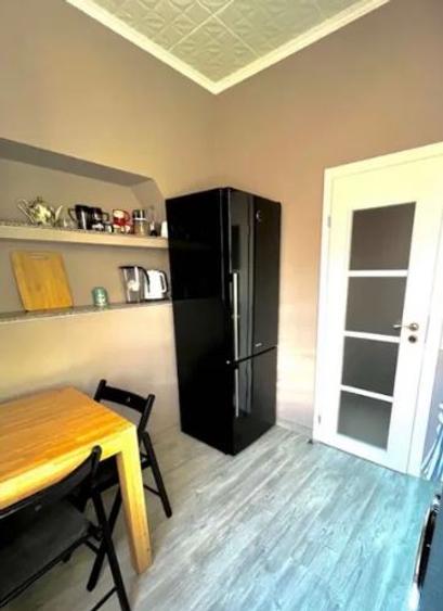 Apartament 2 Camere,Unirii,Metrou,et.1/8,Decomandat,Amenajat,boxa,mobilat
