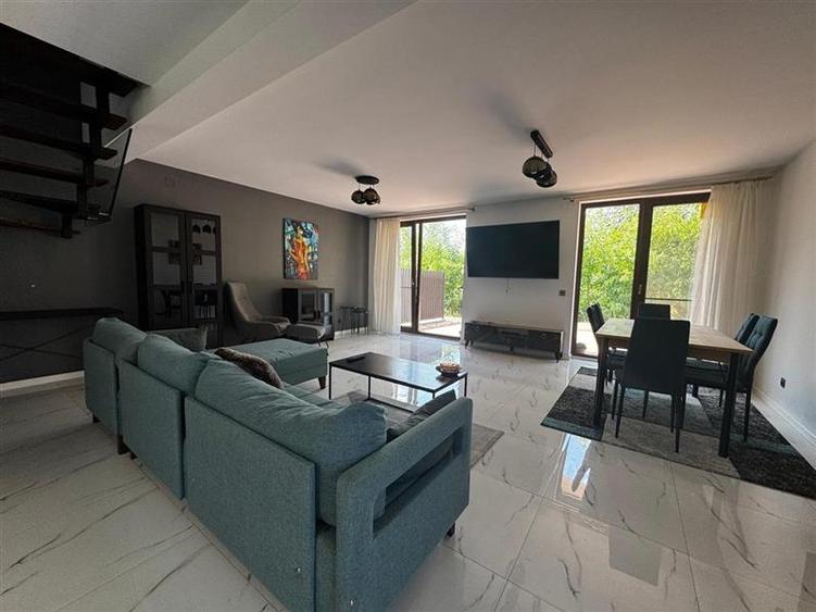 Casa Tip Duplex , situata in cartierul Dambul Rotund!
