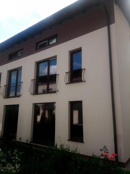Triplex 5 camere in Europa, 119 mp utili, teren 220 mp