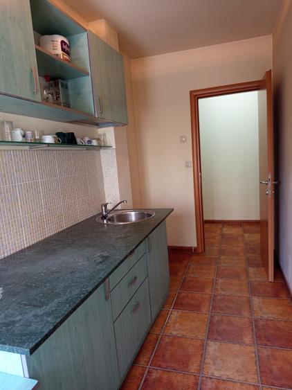 2 camere ideal investitie/regim hotelier metrou Piata Romana langa scara