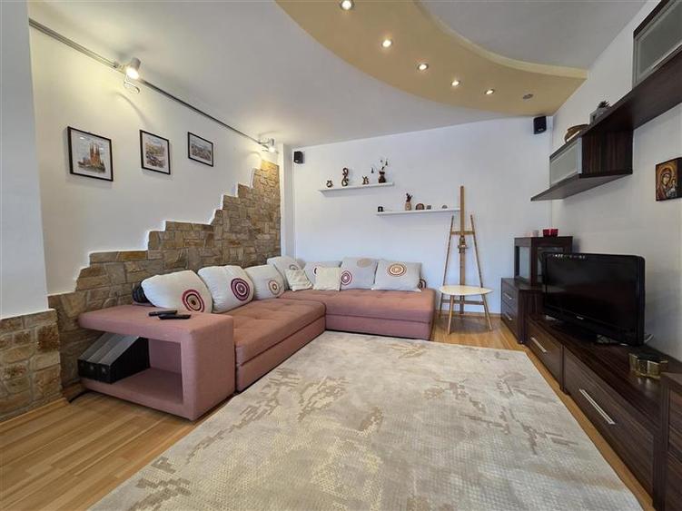 Apartament superb cu priveliste bulevardul Grivitei