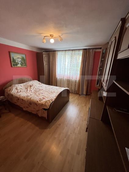 Casa pe 3 nivele si 13 arii teren