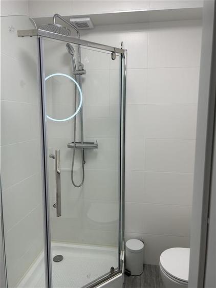 Vand garsoniera renovata recent,totul nou, etaj 1/4,mobilata,utilata, zona Camin