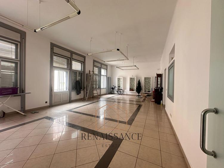 Piata Unirii 4 Camere | 180mp Etaj 2/3 | Palatul Bruck - renovat