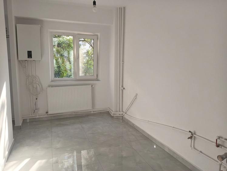 VANZARE APARTAMENT 4 CAMERE CALEA RAHOVEI - PARC SEBASTIAN