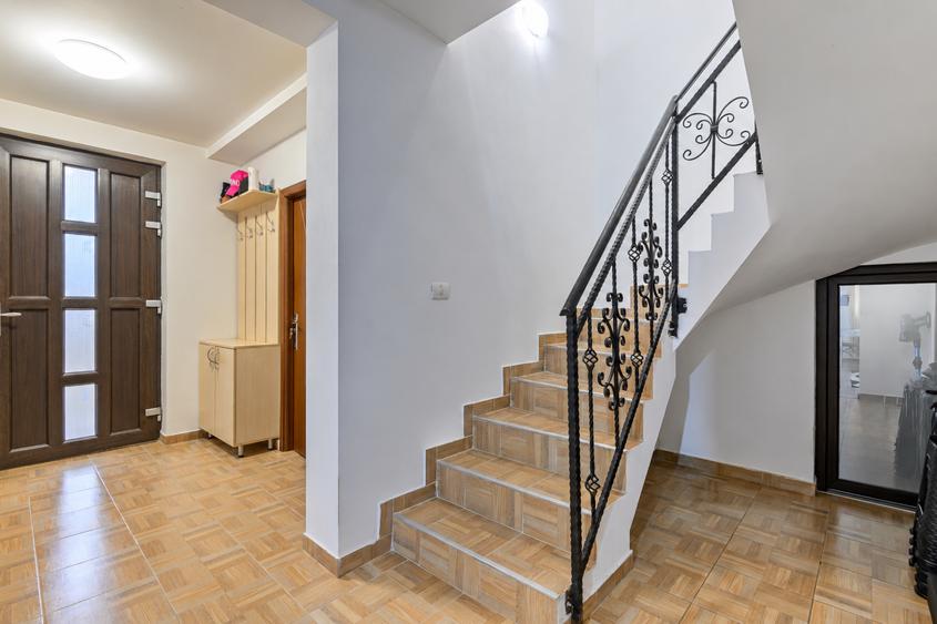 Vila individuala Comuna Berceni | 5 camere | 3 bai | Garaj inchis | Curte 300mp