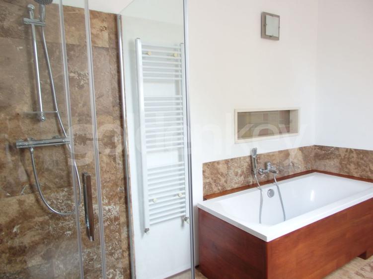 Vila speciala cu gradina superba de 1000mp