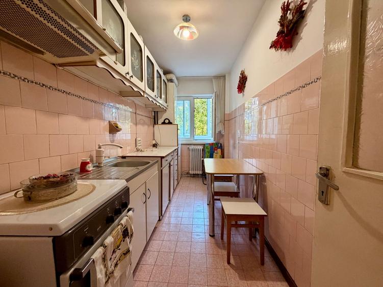 3 camere, 74 mp + 3 balcoane | etaj 3/10, zona Parâng