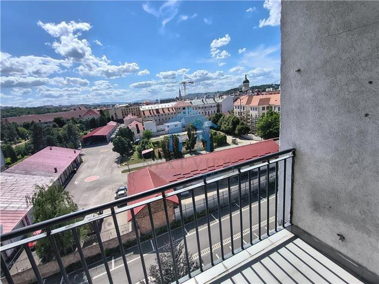 Spatiu comercial, Central