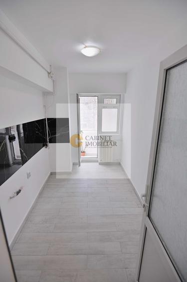 2 camere I Bd Decebal -Rond Alba Iulia I Etaj 1/8 I Bloc 1990