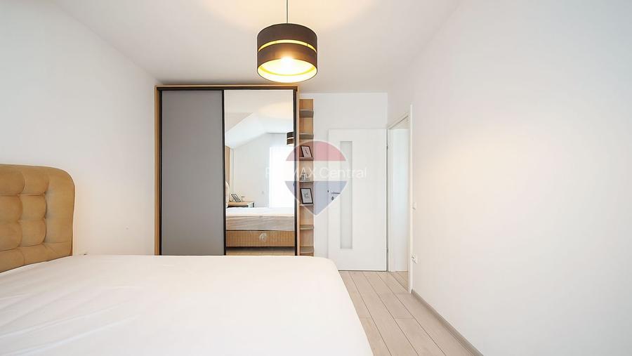 Apartament 2 camere de vânzare | Parcare și boxă | Zona Tractorul