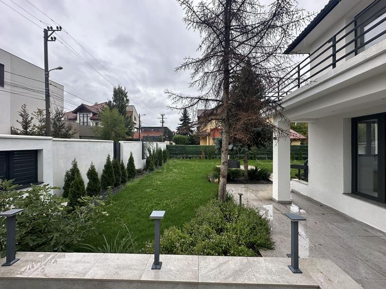 VIla S+P+1+M | Teren de 1000mp | Lift Interior | Finisata Complet