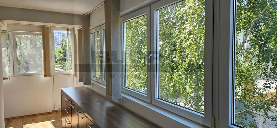 Apartament de 2 camere, decomandat, 73mp, parcare, zona Trifoiului