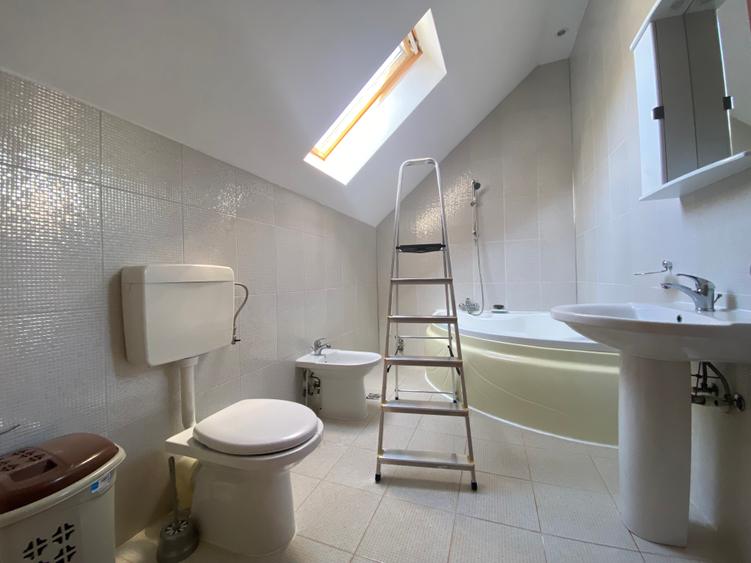 Individual villa for rent with 700 sq. m garden