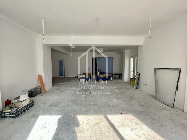 Spatiu comercial cu 8 camere, 5 bai, terasa - zona Centrala