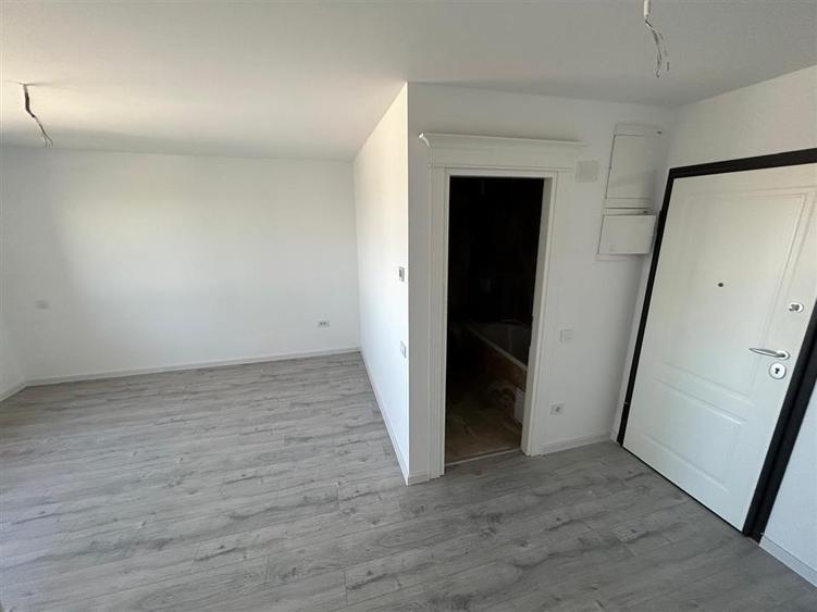 Etaj intermediar, bloc nou, 1 camera decomandat Poitiers Towers