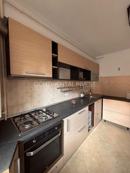 Apartament 2cam, decomandat, centrala proprie, parcare privata, metrou - 15