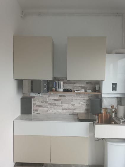 Apartament de 2 camere, semidecomandat, 60mp + terasa 40mp, zona teilor