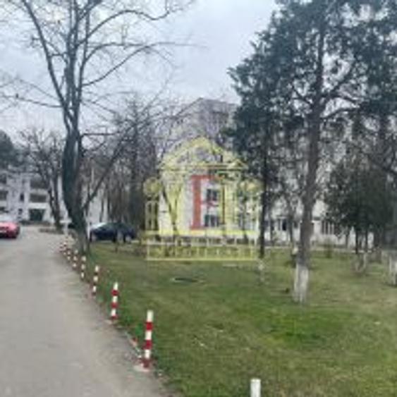 Apartament cu 2 camere! Podu Ros!