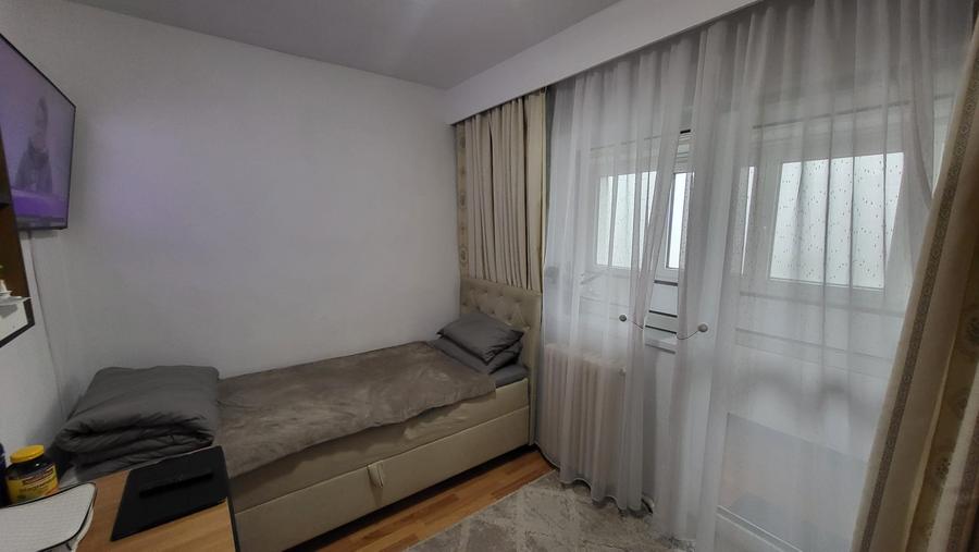 Apartament 4 camere mai sus de Stadion