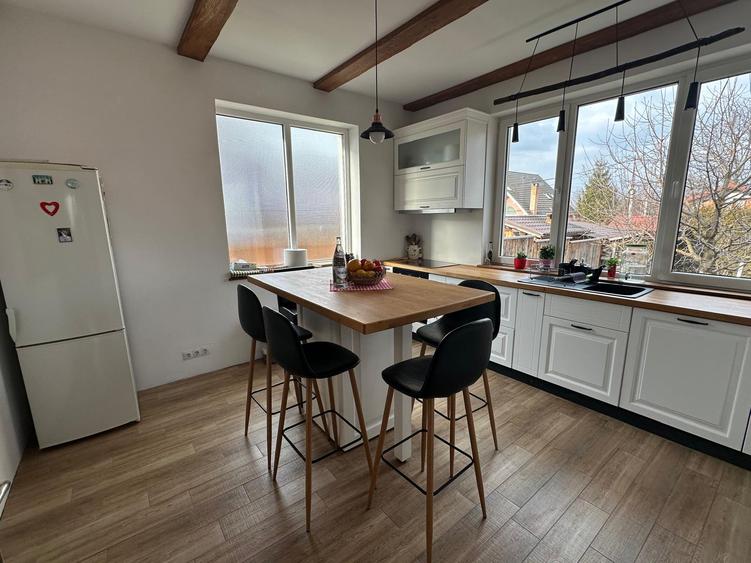 Vand casa 5 camere - 3 bai - 627 mp teren - Tocile