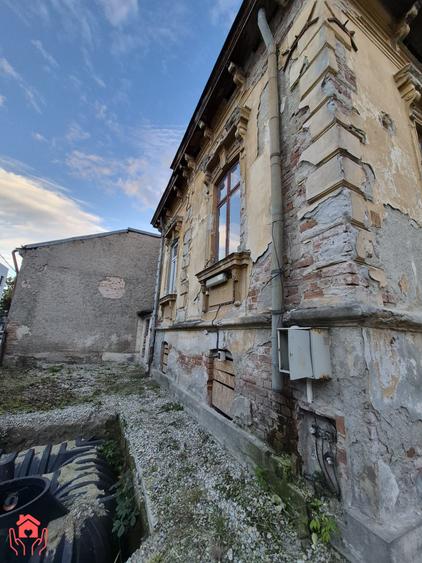 UNIRII (Piata Regina Maria)-Vila interbelica cu proiect autorizat, 2 deschideri!