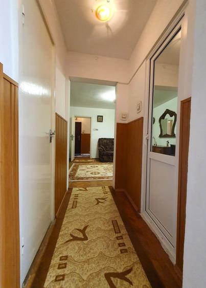 Apartament luminos cu vedere spre biserică, într-un cartier verde și liniștit.
